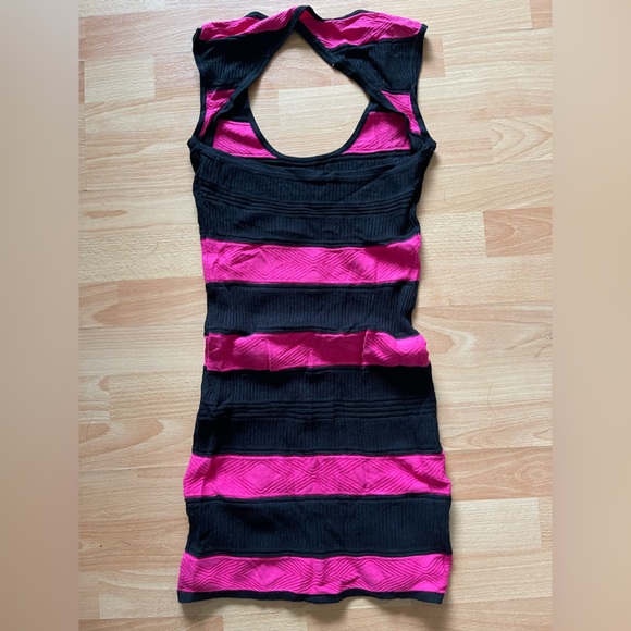 Vintage guess dress circa early 2000’s - Picture 2 of 3